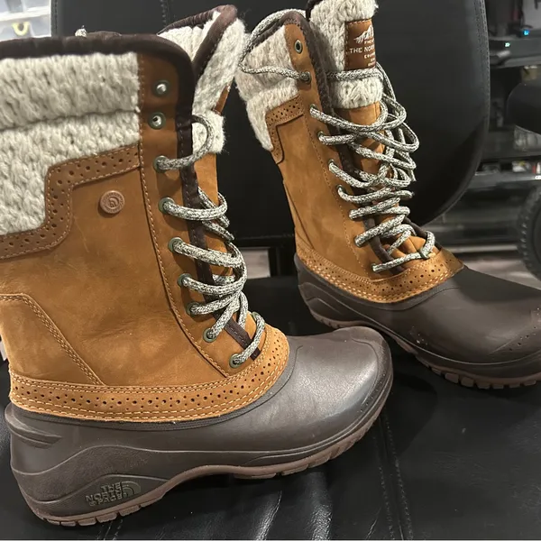 The North Face Shellista Water Proof Brown and Cream Snow Boots - Image 8