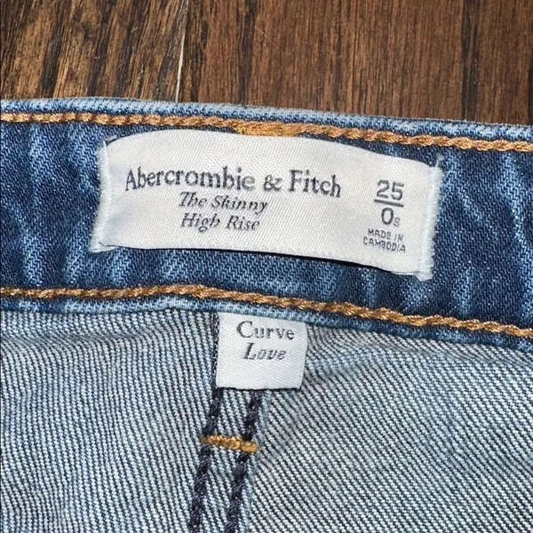 Abercrombie & Fitch the skinny high rise distressed Frayed Hem Jeans size 0/25 - Image 4