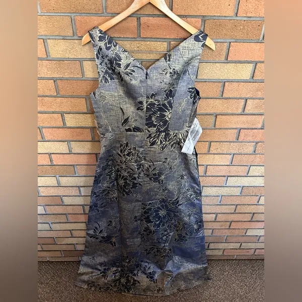 NWT Kay Unger Amelia Gown in Dark Midnight Metallic Jacquard Floral Size 8 - Image 8