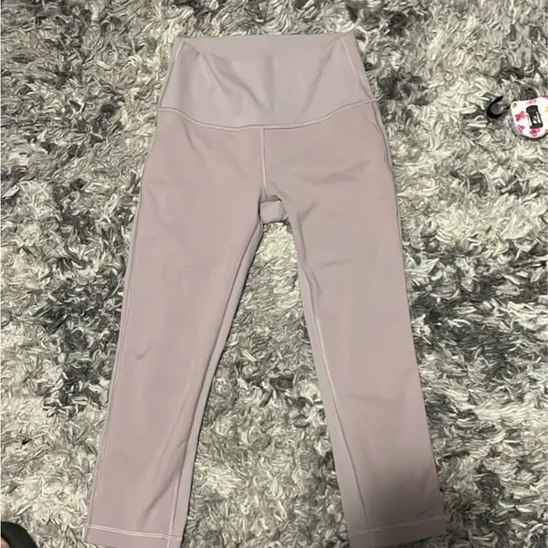 Lululemon Lululemon Wunder Under Crop (High-Rise) *Full-On Luxtreme 21" size 6 - Image 5