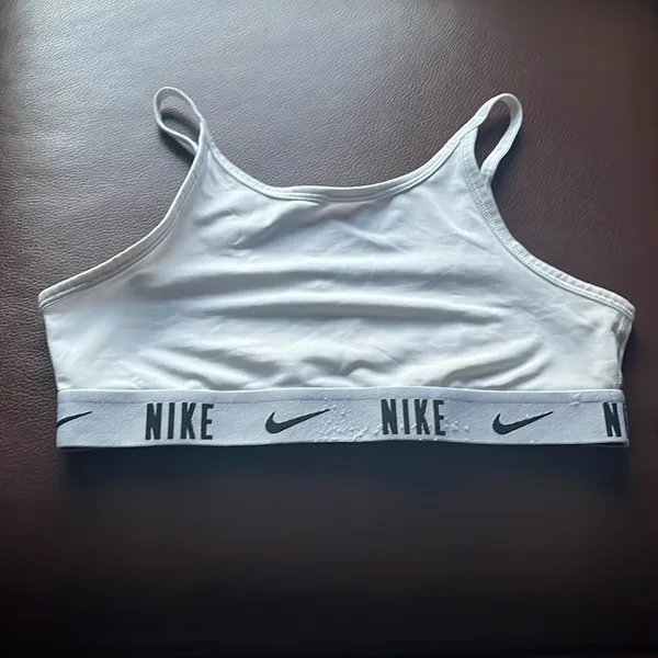 Nike Sport Bra Size Medium - Image 3