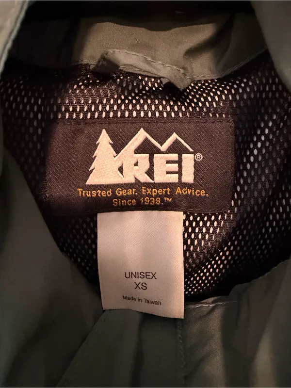 REI Elements Unisex XS Sage Green Hooded Rain Jacket Hiking Gorpcore utility - Image 2