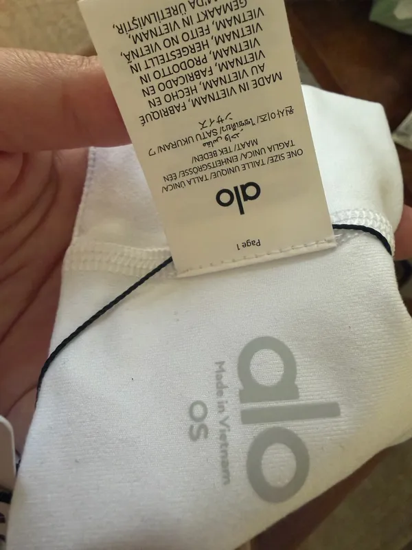 ALO Yoga Soft white Headband brand new - Image 4