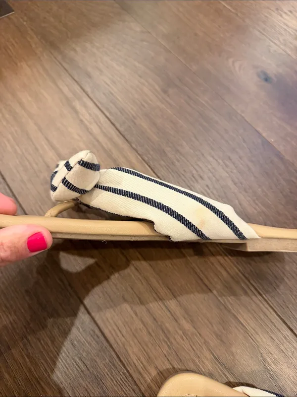 A New Day Striped Bow Slide Sandals in Beige and Navy Size 8 - C72-098 - Image 7