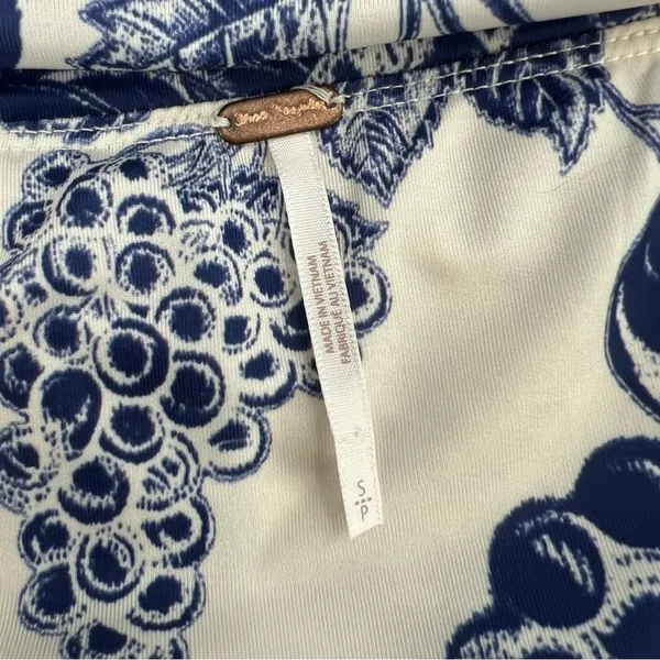 Free People‎ Tommie Knit Top blue white floral sz S - Image 7