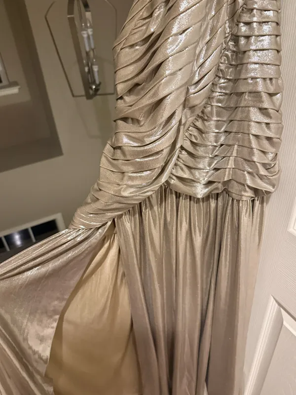Retrofête Revolve Dress Gold - Image 8
