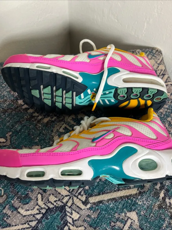 Nike Women's White Mesh Athletic Sneakers with Yellow & Pink Accents - Image 6