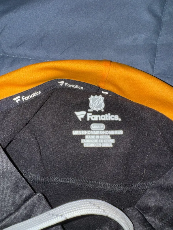 Fanatics Bruins Hoodie - Image 3