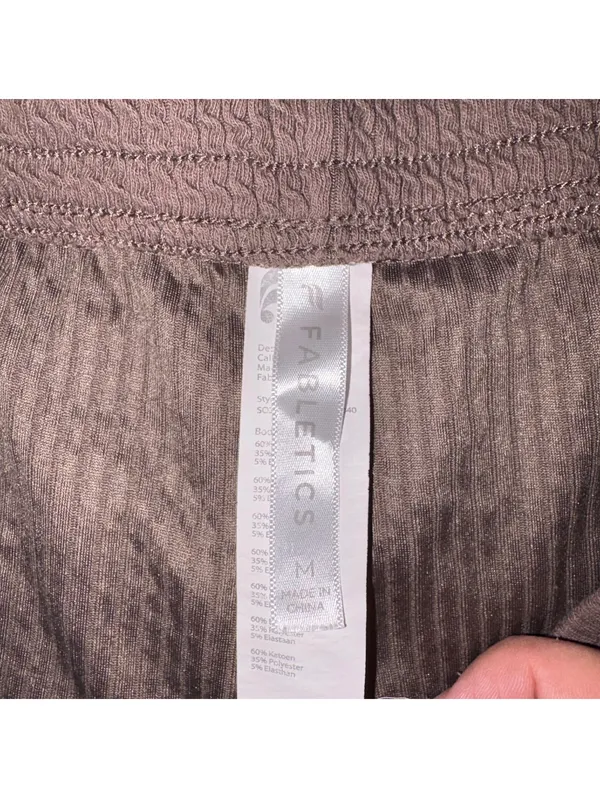 Fabletics Medium $50 Crinkle Knit High Waisted Brown Textured Athletic Shorts - Image 6