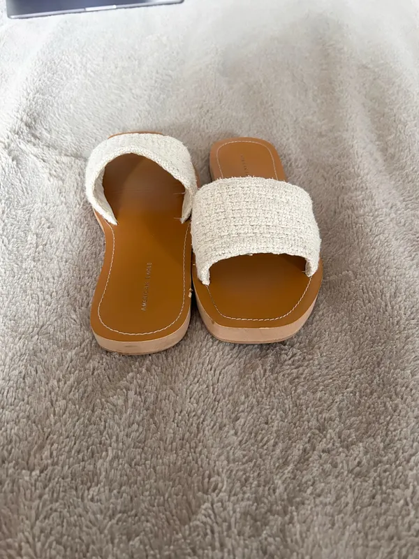 American Eagle White Woven Slides - Image 3