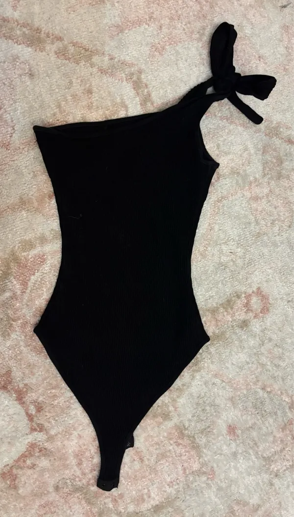 Princess Polly Top Black Ribbed  - Image 2