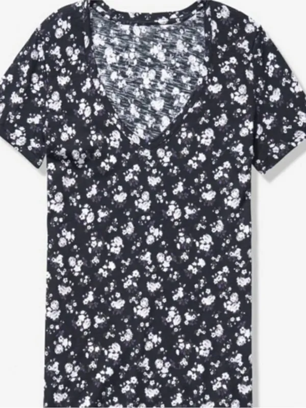 Victoria’s Secret Pink Black Perfect V-Neck Short Sleeve Purple Floral Print Tee - Image 2