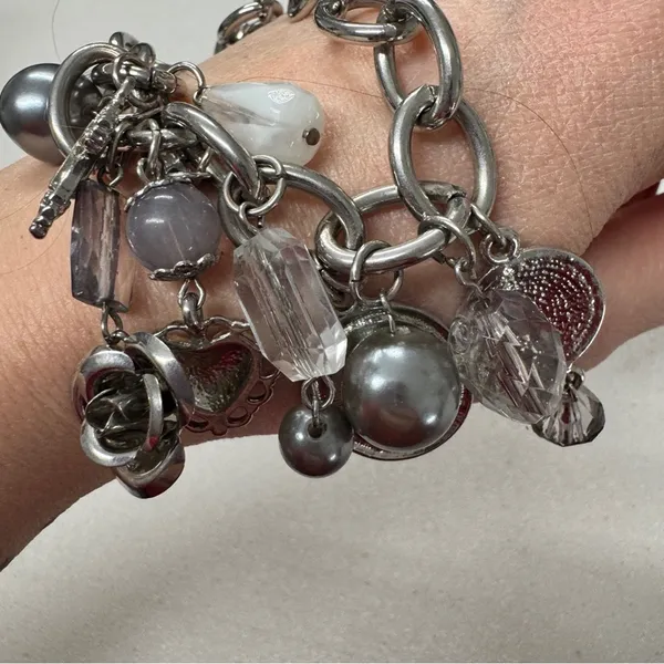 Silver Tone Chunky Charm Bracelet Hearts Rose Rhinestone - Image 8