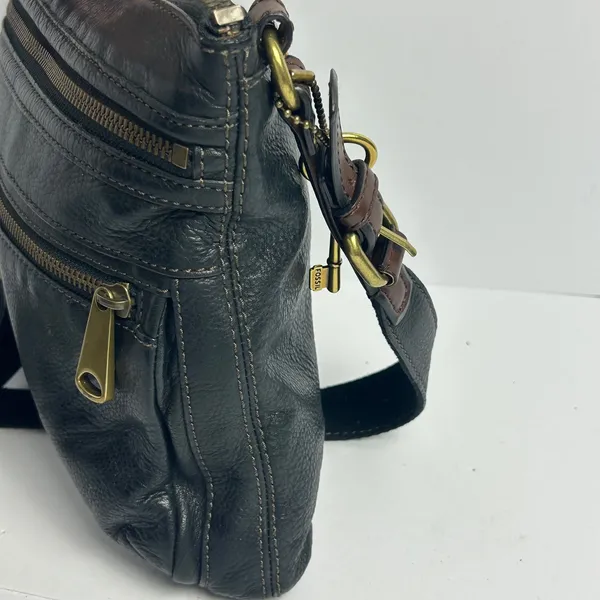 Fossil Vintage Black Leather Crossbody Bag Brown Trim Brass Key Y2K - Image 9
