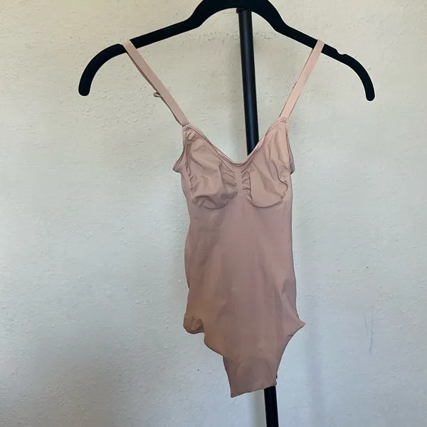 SKIMS EVERYDAY SCULPT BODYSUIT Clay size S‎ NWT - Image 3