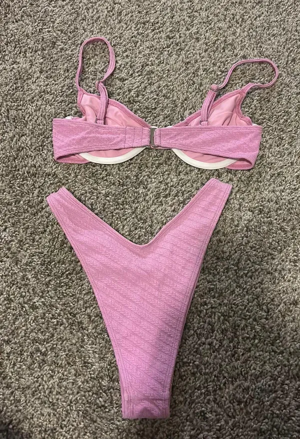 Bikini - Image 2
