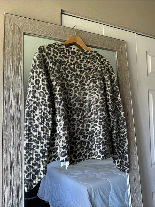 Generation Love Revolve Cheetah Print Wool Cashmere Blend Mockneck Sweater Large - Image 2