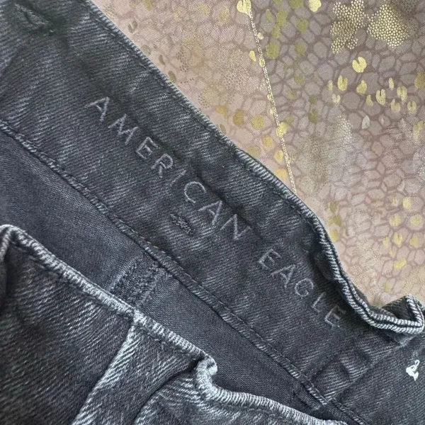 American Eagle Black High Waist Paper Bag Mom Jeans Size 8 - Image 3