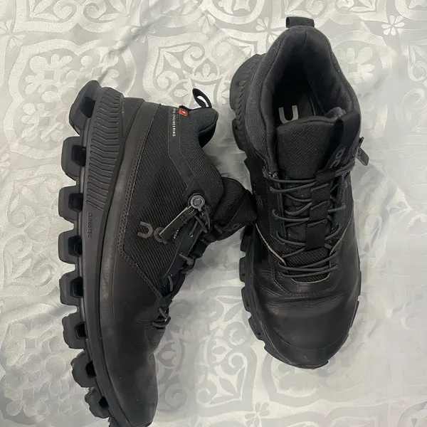 On Running women’s athletic Black Waterproof Trail Sneakers size 7.5 - Image 2