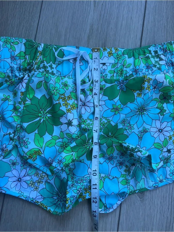 HURLEY AQUAS WILD BLOOM 2.5” BOARDSHORTS Women’s Floral Swim Short - Green Multi - Image 8