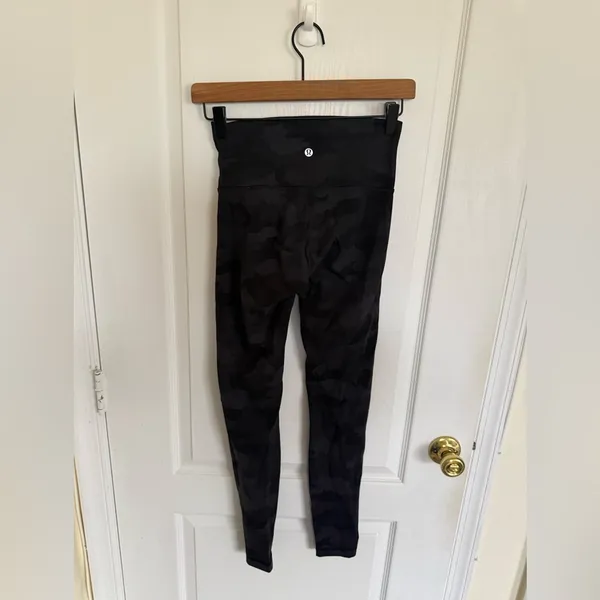 Lululemon Wunder Under High-Rise Tight 28" in Grey Camo - Image 4