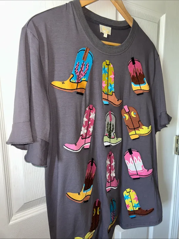 Layerz Clothing Carrie’s Boot Tee in Charcoal Grey‎ Med Nashville Cowboy Cotton - Image 5