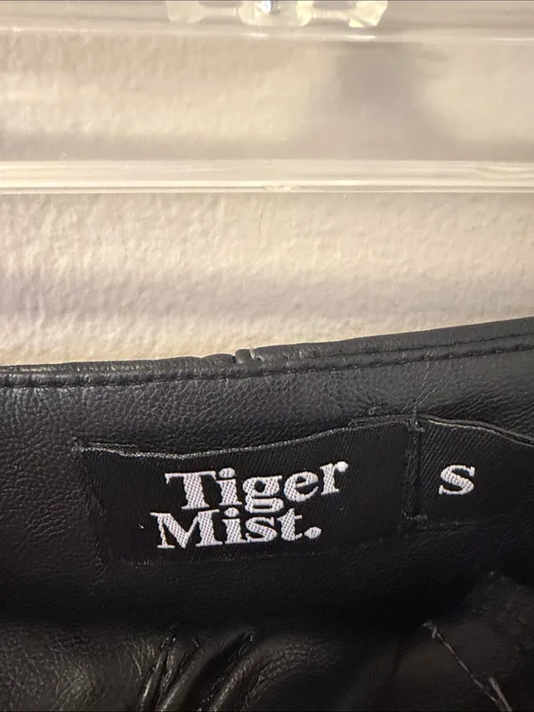 $99 NWOT Tiger Mist amalia faux leather pleather black pants, small - Image 6