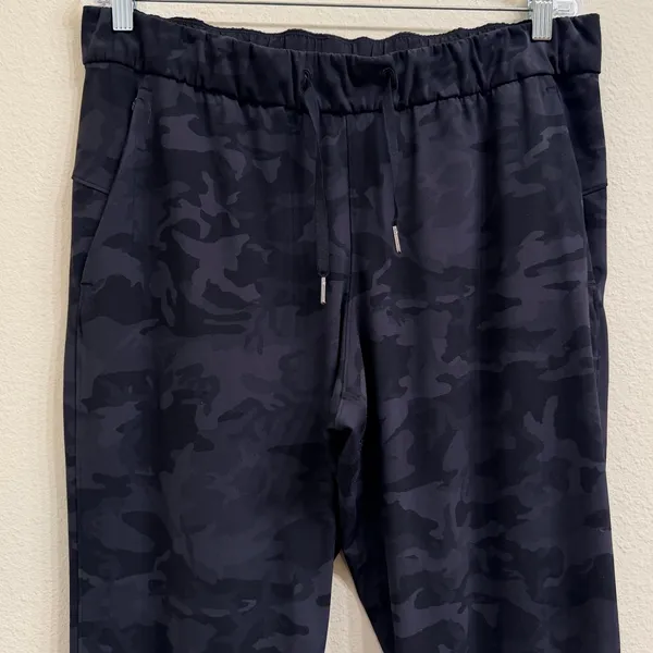 Lululemon On the Fly 7/8 Pant Camo Black Gray Size 12 Pockets Athleisure‎ - Image 3