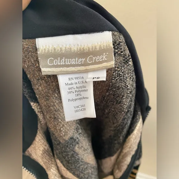 ColdWater Creek pattern jacket. Beautifully made with full from zipper. Size:PS - Image 6