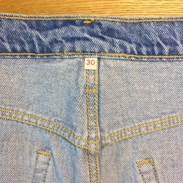 Levi’s mini skirt denim jean light wash distressed 30 - Image 8