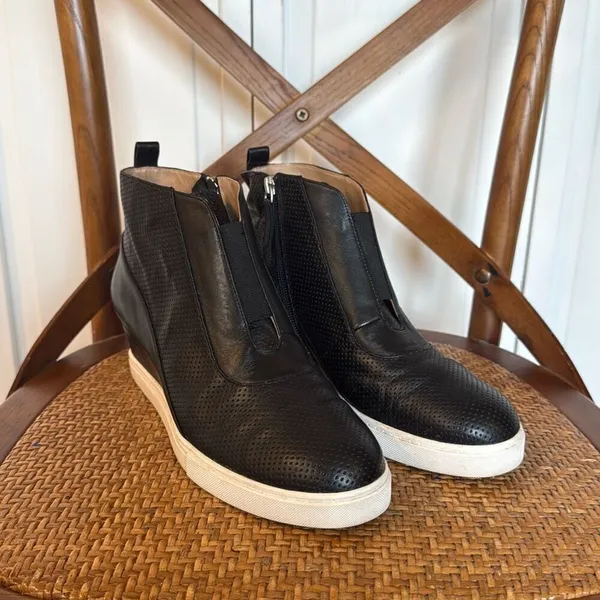 Linea Paolo Anna leather comfort wedge bootie 9 - Image 4