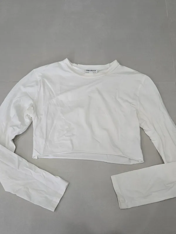 Superdown White Crewneck Cropped Long Sleeve Tee Size XS - Image 2