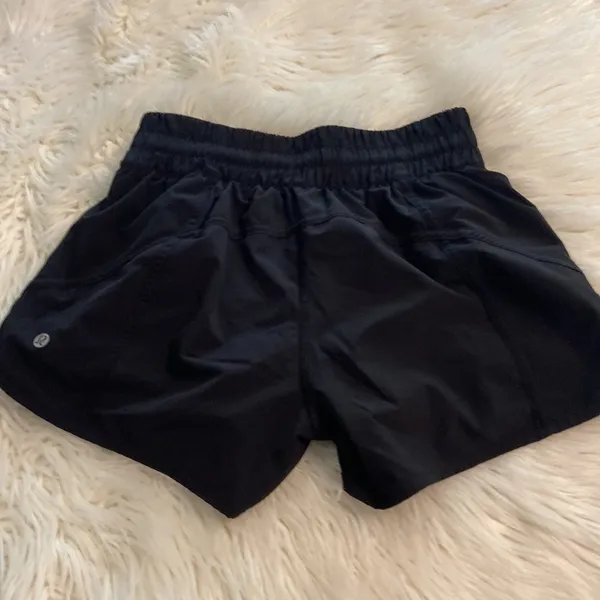 Lululemon Short size 6 Black Athletic Shorts excellent condition - Image 11