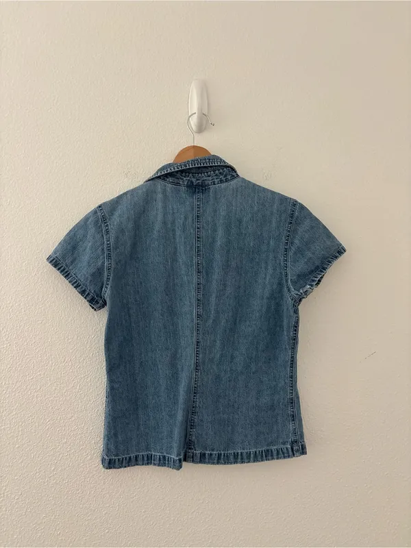 Vintage Gap Blue Jeans short-sleeve denim snap shirt with twin chest pockets - Image 3