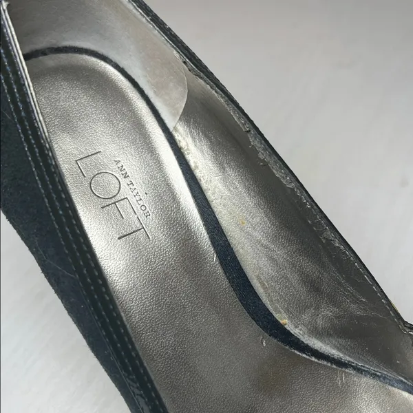 LOFT Black Peep-Toe Heels B24 - Image 2