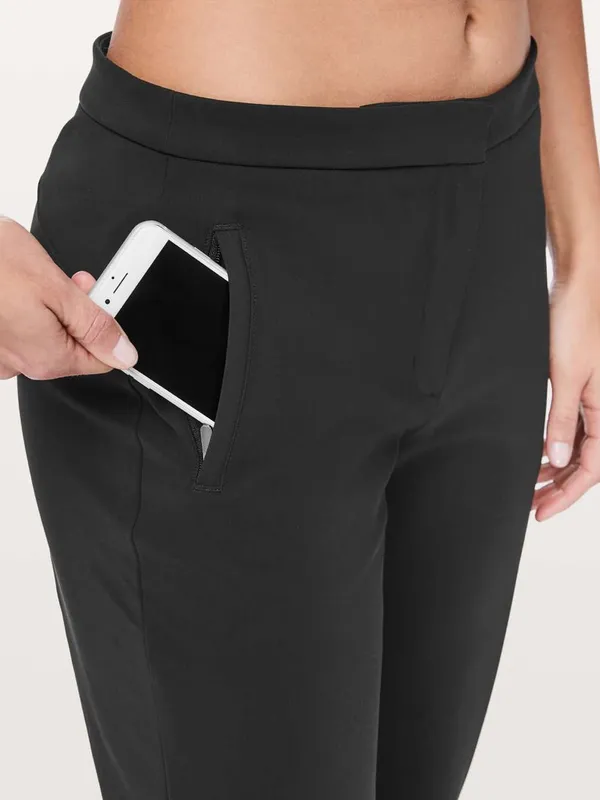Lululemon On The Move Lightweight Woman’s Straight-Leg Black Pants - Image 3
