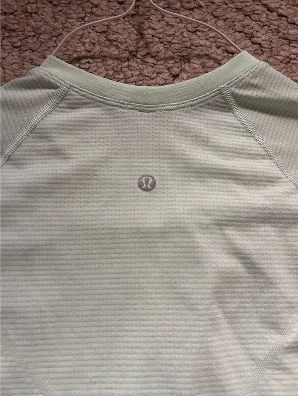Lululemon Cropped Swiftly T shirt - Image 3