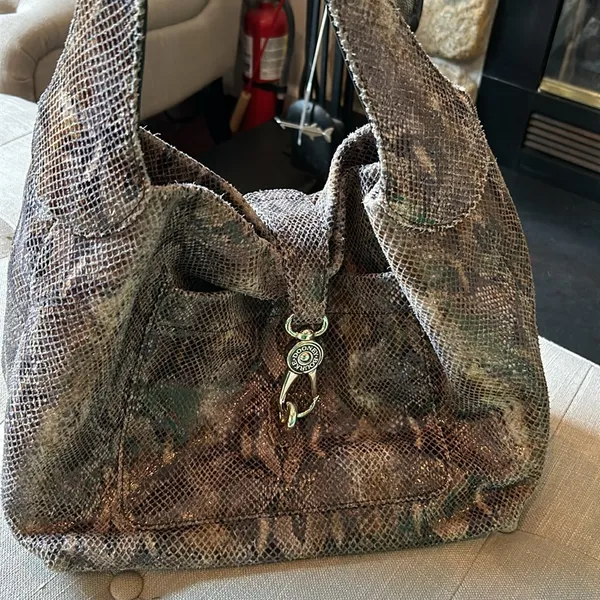 Dooney & Bourke Embossed Snakeskin‎ Pocket Purse - Image 10