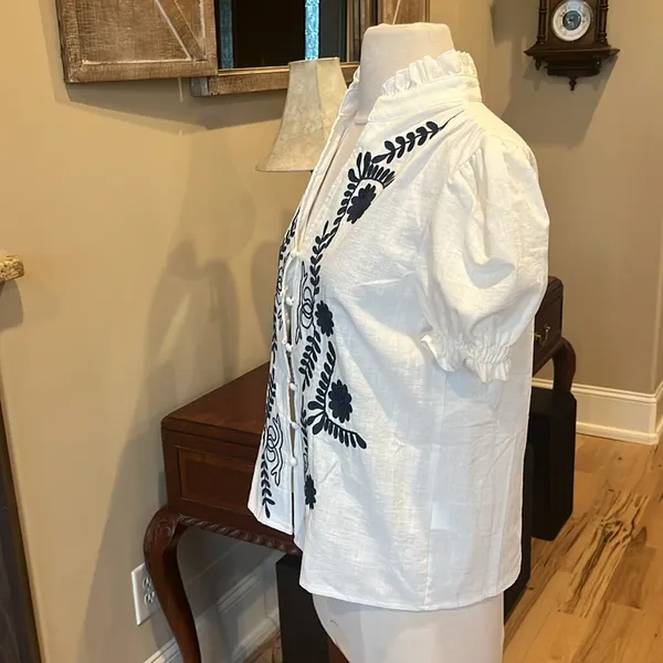 Embroidered Cotton Off White Ruffle Neck Short Sleeve Blouse New - Image 4