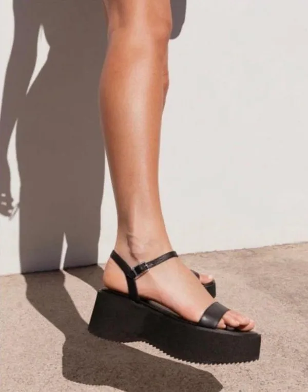 Princess Polly Elanore Black Chunky Platform Sandals - Image 2