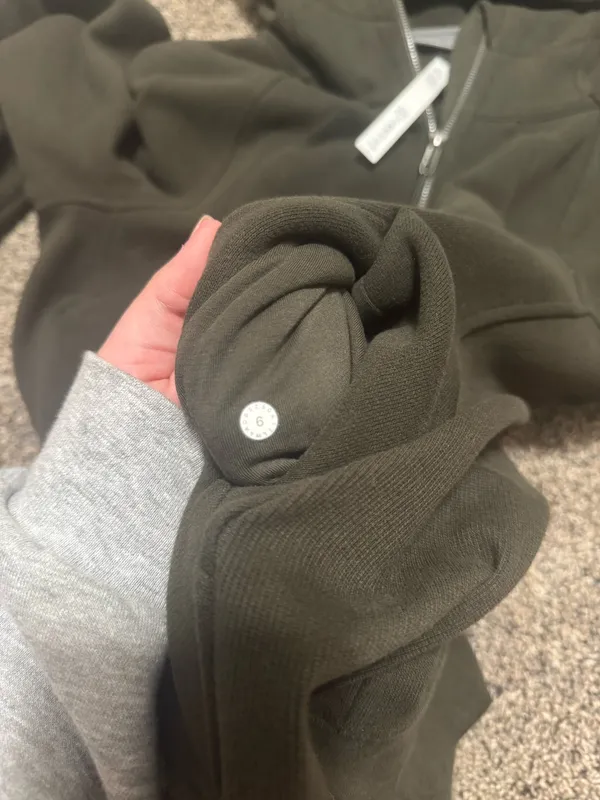 Lululemon Scuba Full-Zip Hoodie Green - Image 4