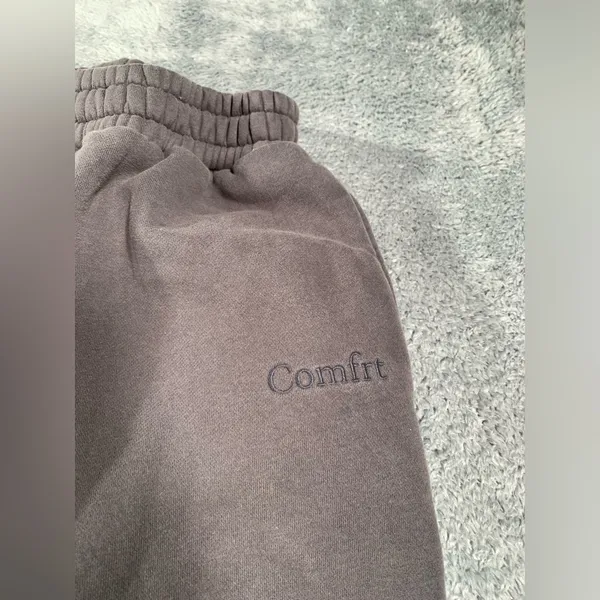 Comfrt Gray Sweatpants medium - Image 4