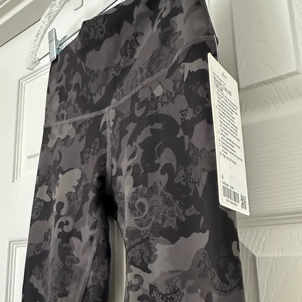 Lululemon Wunder Train High-Rise Tight 28" Hidden Heritage Lace Black size 4 - Image 6