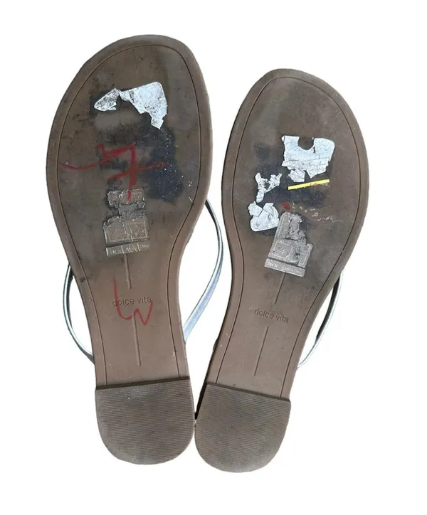 Dolce Vita Dawn metallic leather thong flip flop sandal - Image 3