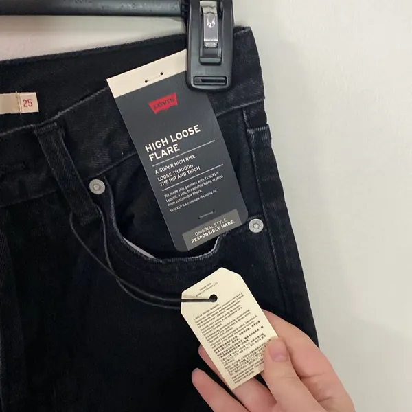 Levi’s premium high loose flare jeans in black size 25 - Image 11