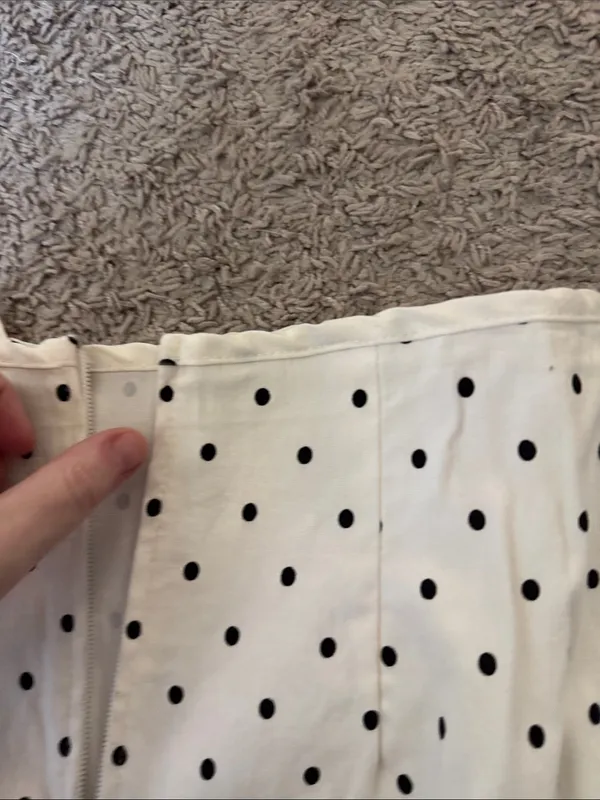 Classic White Polka Dot Pencil Skirt / J25 - Image 6
