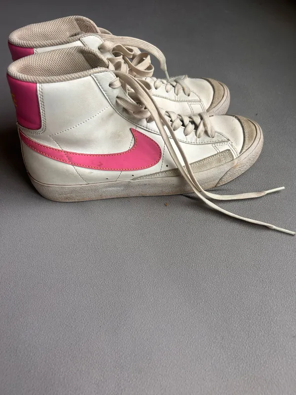 Pink Nike blazers - Image 4