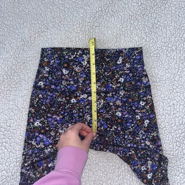 Lululemon Align High Rise Shorts - Image 10