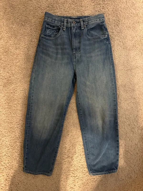NWOT Levi Barrel Jeans - Image 4