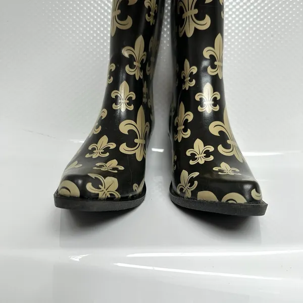 Corkys Rain Boots Womens 8 Black Gold Fleur-de-Lis Waterproof Western NOLAS BBQ - Image 4